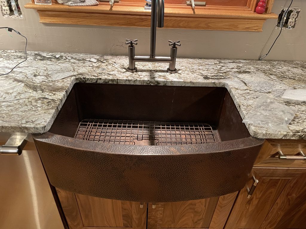 Curved copper farmhouse sink – Medfield, MA