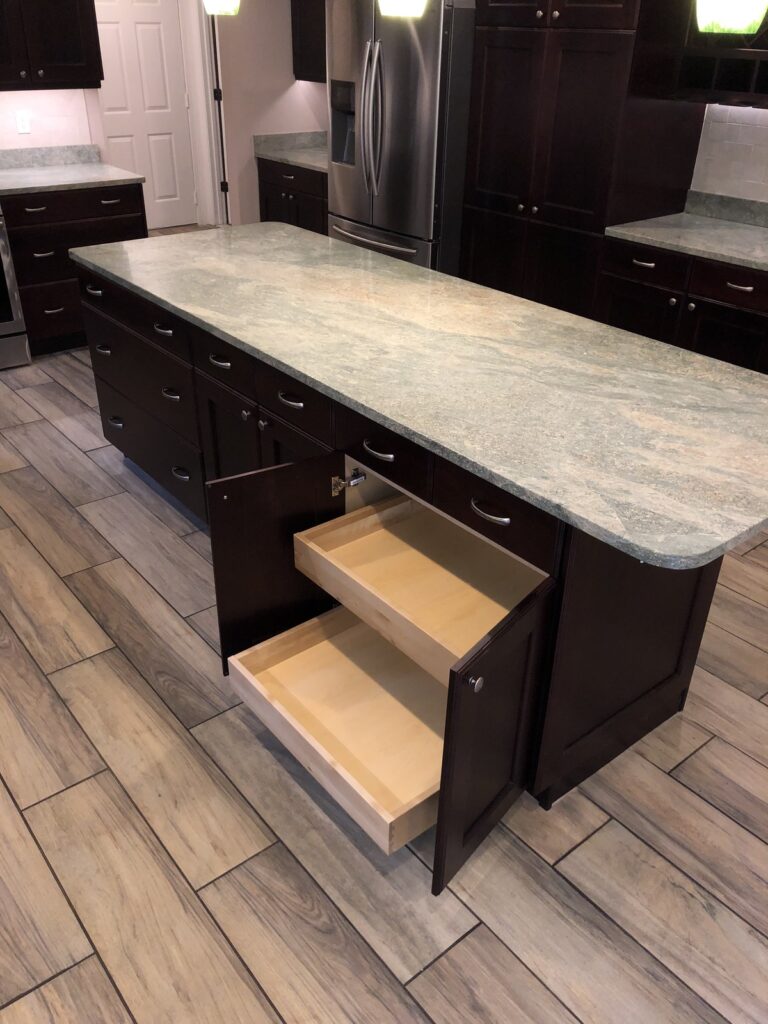 Sharon Kitchen and Vanities – photo 13 of 35