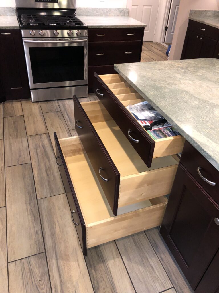 Sharon Kitchen and Vanities – photo 14 of 35