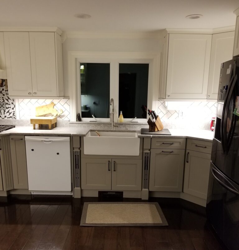 Sharon Tri-Level Kitchen – photo 1 of 32