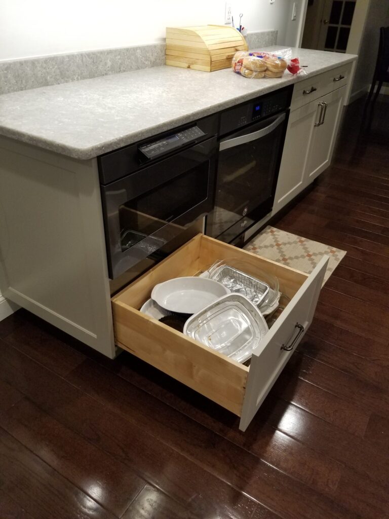 Sharon Tri-Level Kitchen – photo 6 of 32