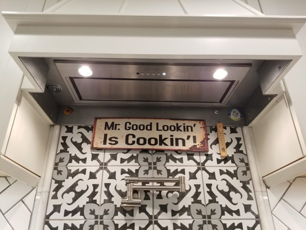 Sharon Tri-Level Kitchen – photo 17 of 32