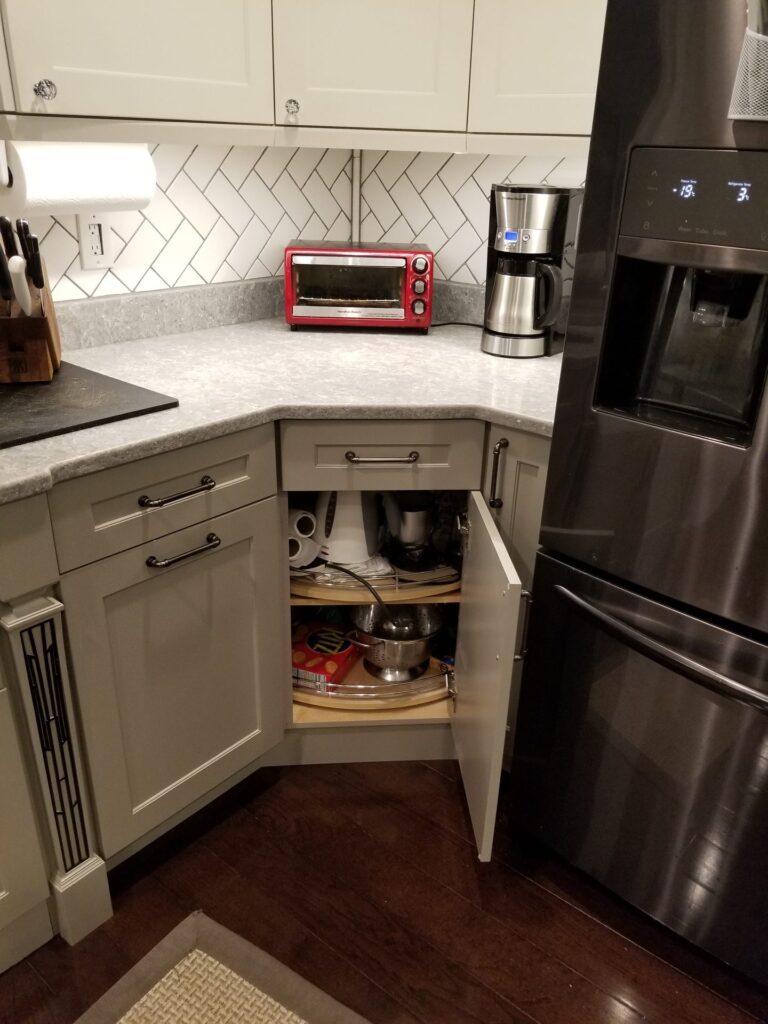 Sharon Tri-Level Kitchen – photo 18 of 32