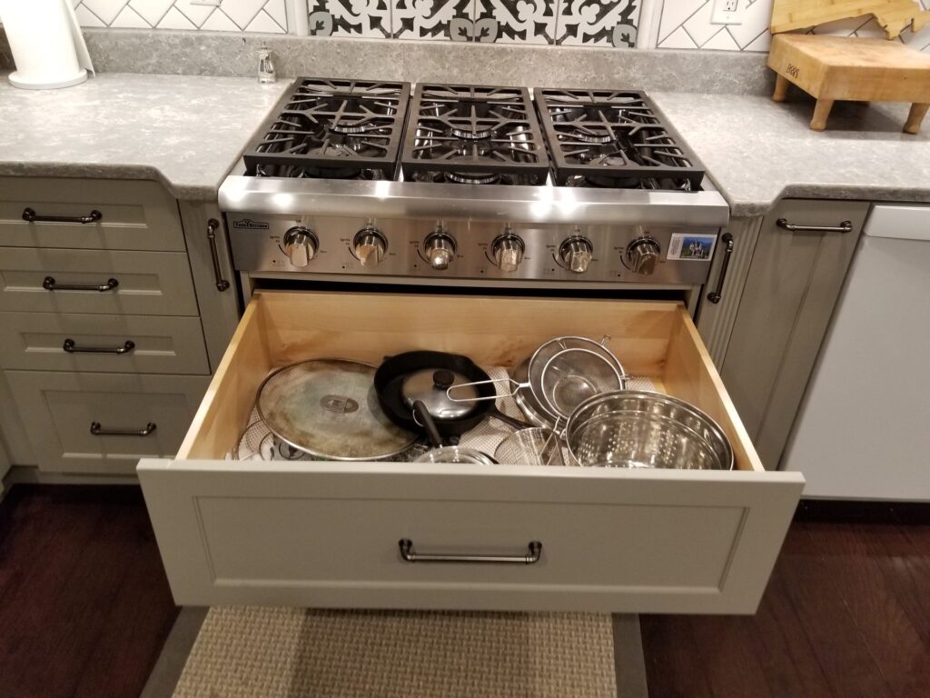 Sharon Tri-Level Kitchen – photo 28 of 32