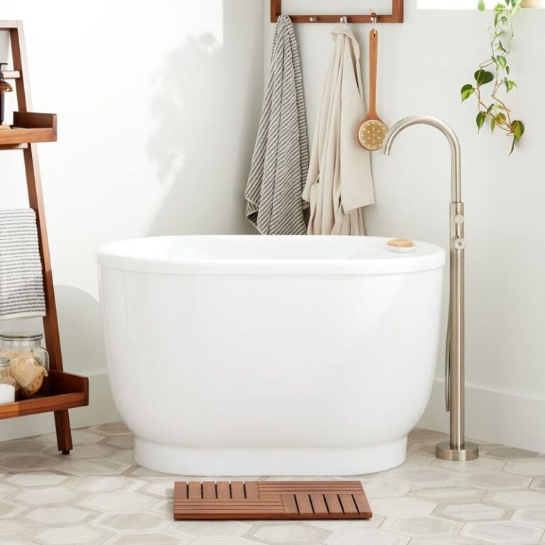47" Pelion Acrylic Freestanding Tub