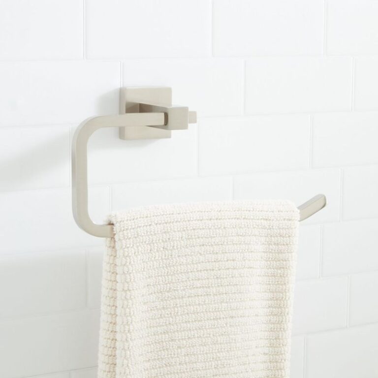 Albury Towel Ring