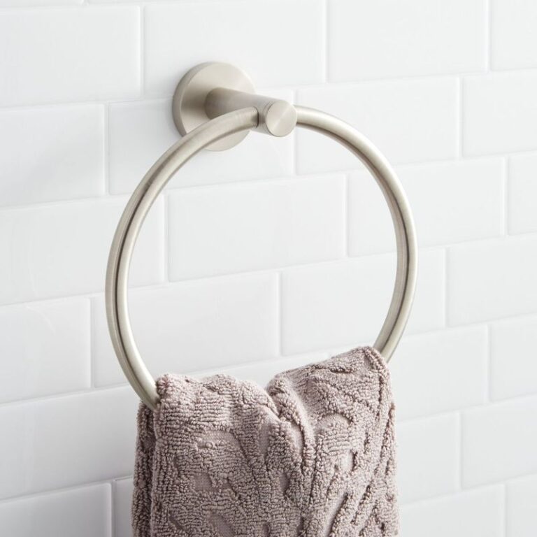 Exira Towel Ring