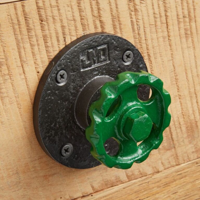 Craeger Iron Hook with Wheel Handle and Round Base