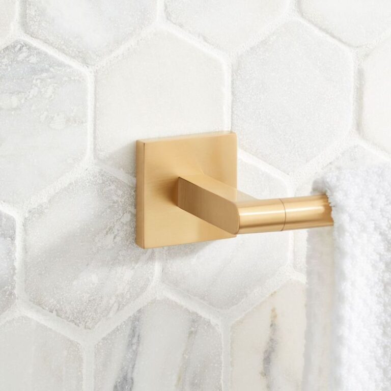 Hibiscus Towel Bar